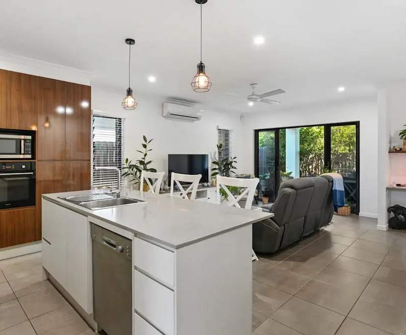 $280, Share-house, 3 bathrooms, Manoora QLD 4870