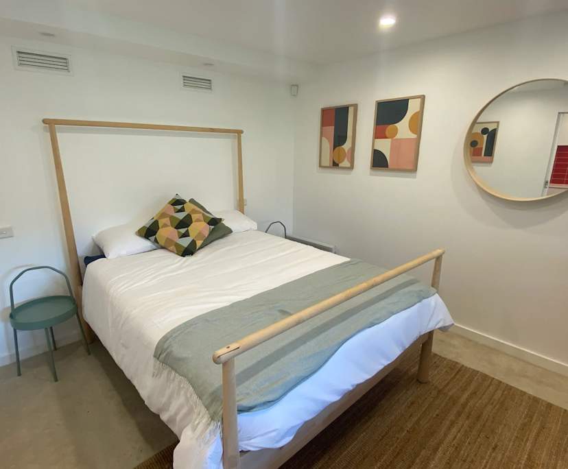 Furnished room studio flat for rent