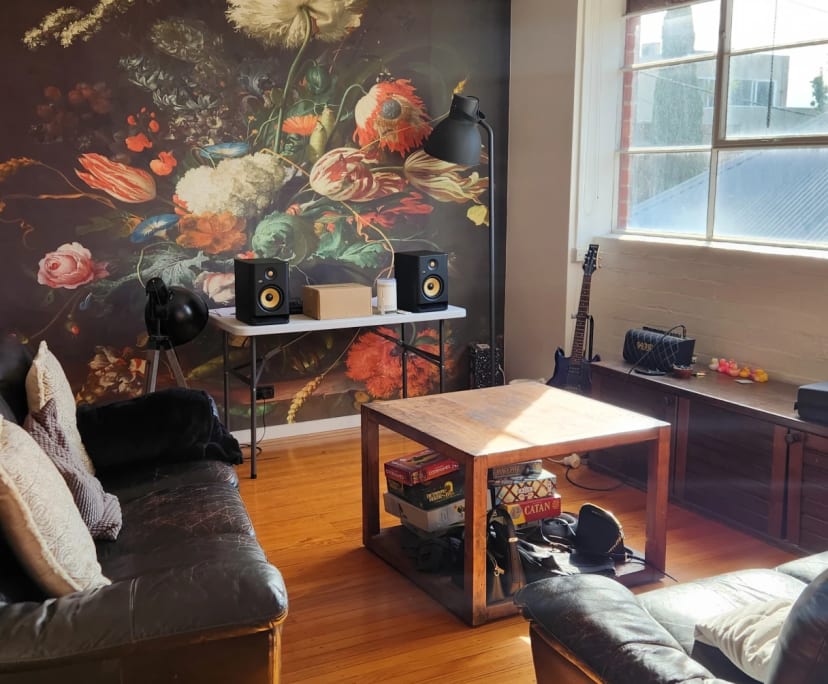 Furnished room in a flatshare
