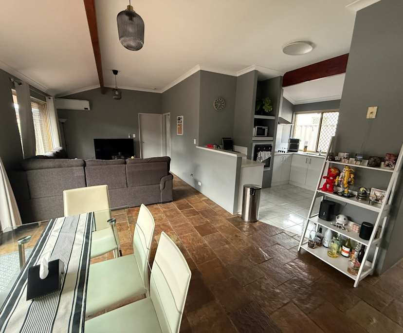 Furnished room in a share house