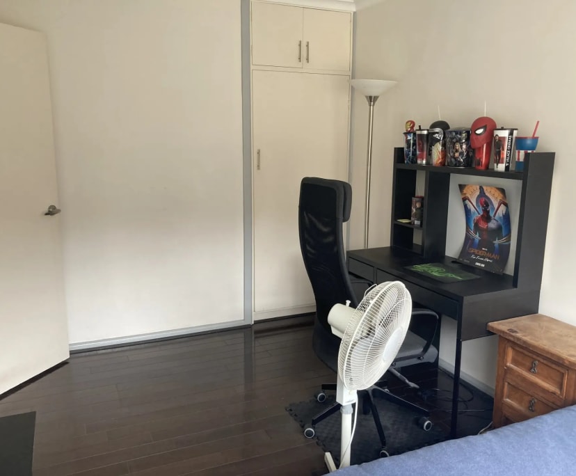 Furnished room in a flatshare