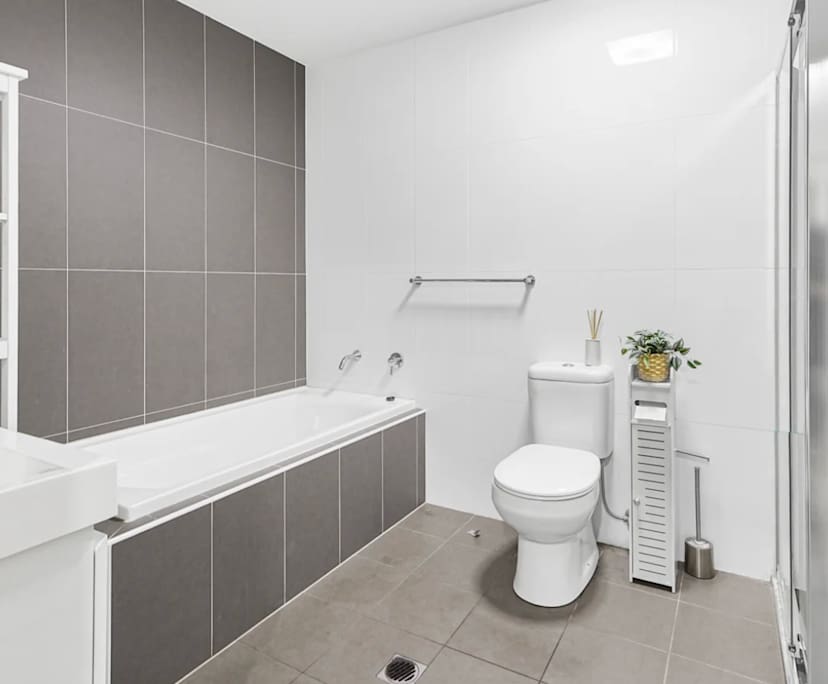 $630, 1-bed, 1 bathroom, Toongabbie NSW 2146