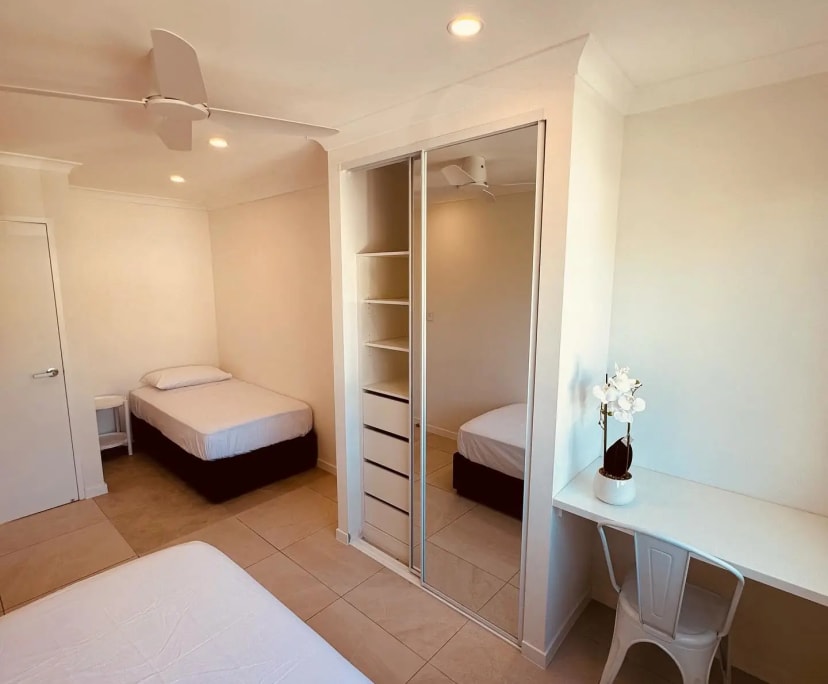 $250, Student-accommodation, 4 bathrooms, East Brisbane QLD 4169