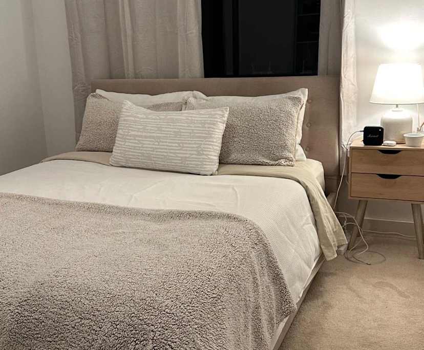 Furnished room with own bathroom