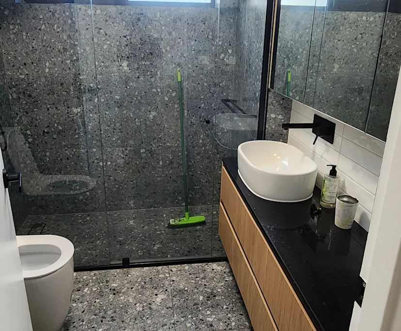 $800, Whole-property, 2 bathrooms, Caulfield South VIC 3162