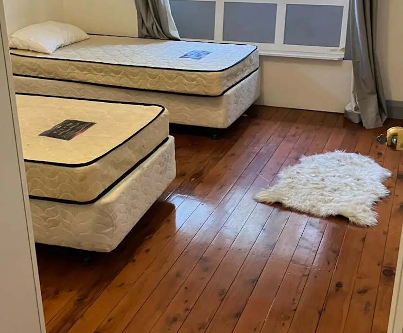Room in a share house