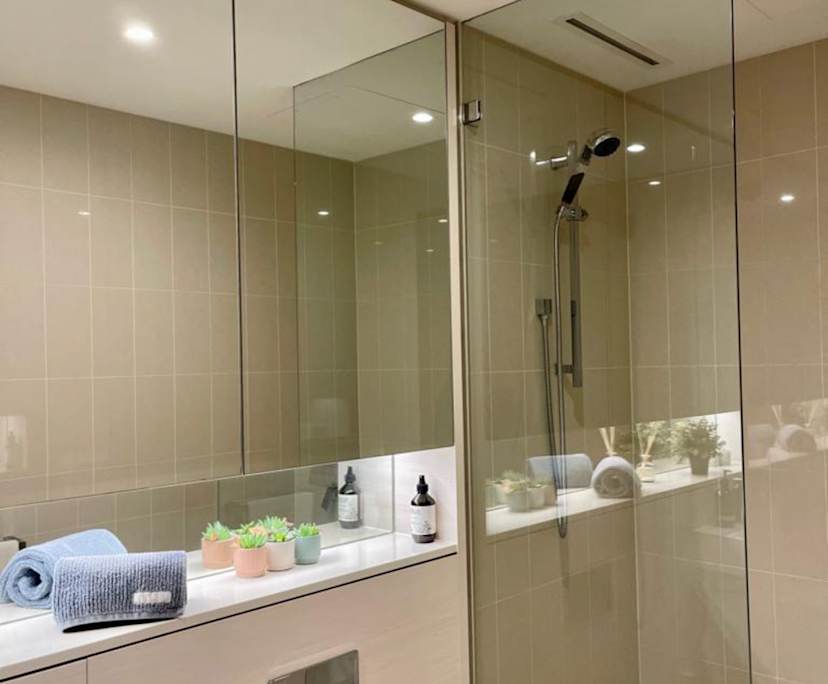 Furnished room in a flatshare