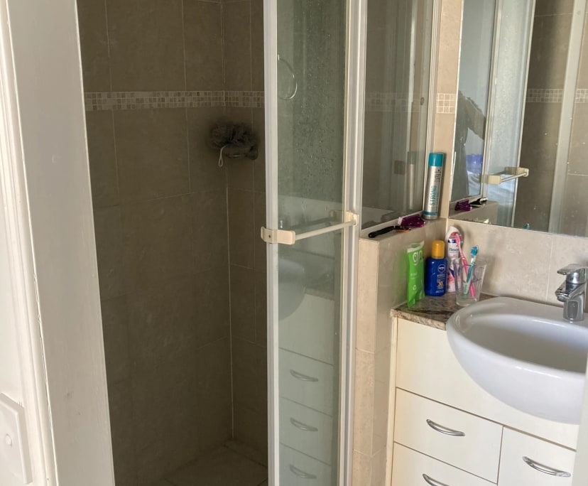 $490, Flatshare, 3 bathrooms, Brisbane City QLD 4000