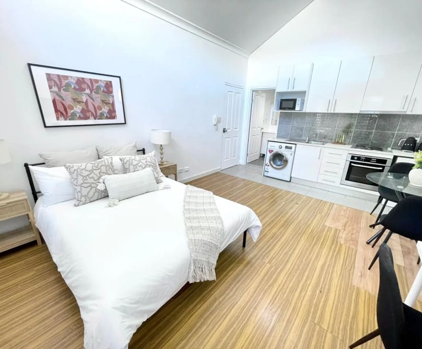 $550, Studio, 1 bathroom, Lewisham NSW 2049