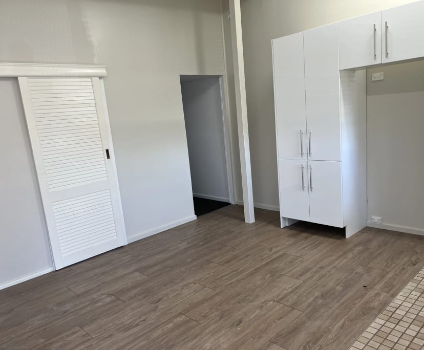 $625, Whole-property, 3 bathrooms, Shortland NSW 2307