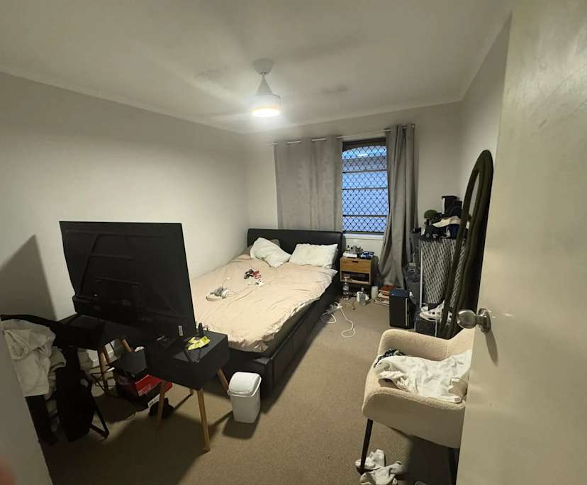 $350, Share-house, 5 bathrooms, Mermaid Waters QLD 4218