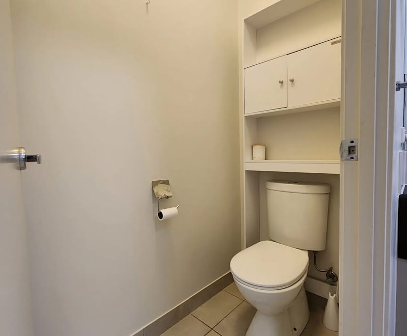 $295, Homestay, 4 bathrooms, Mount Louisa QLD 4814