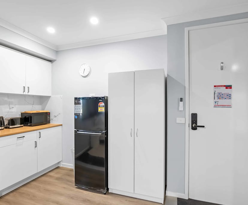 $300, Share-house, 6 bathrooms, Diggers Rest VIC 3427