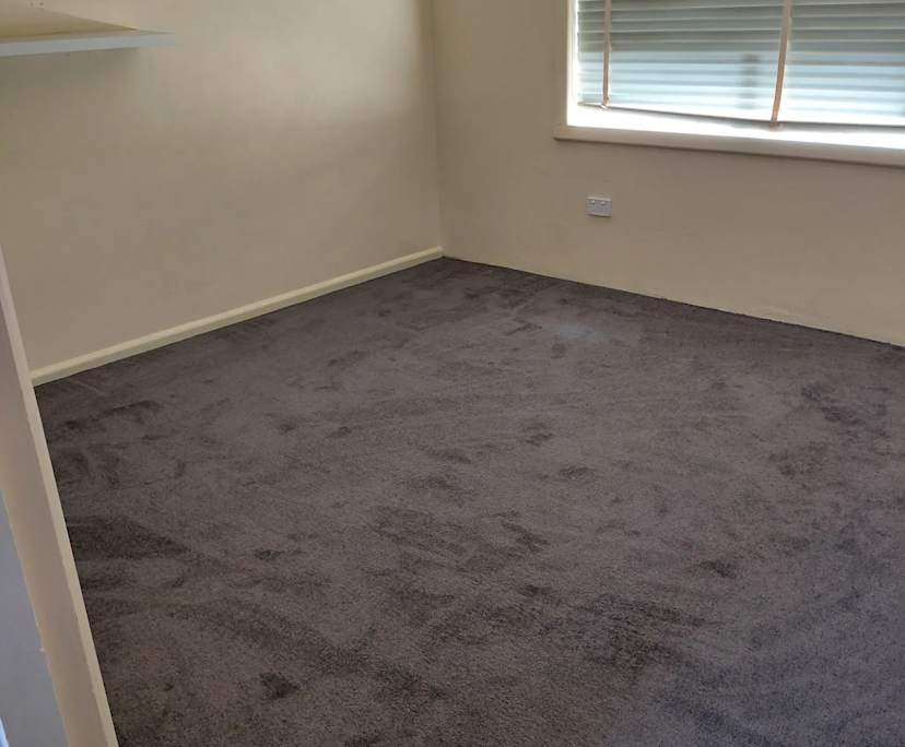 Unfurnished room in a flatshare