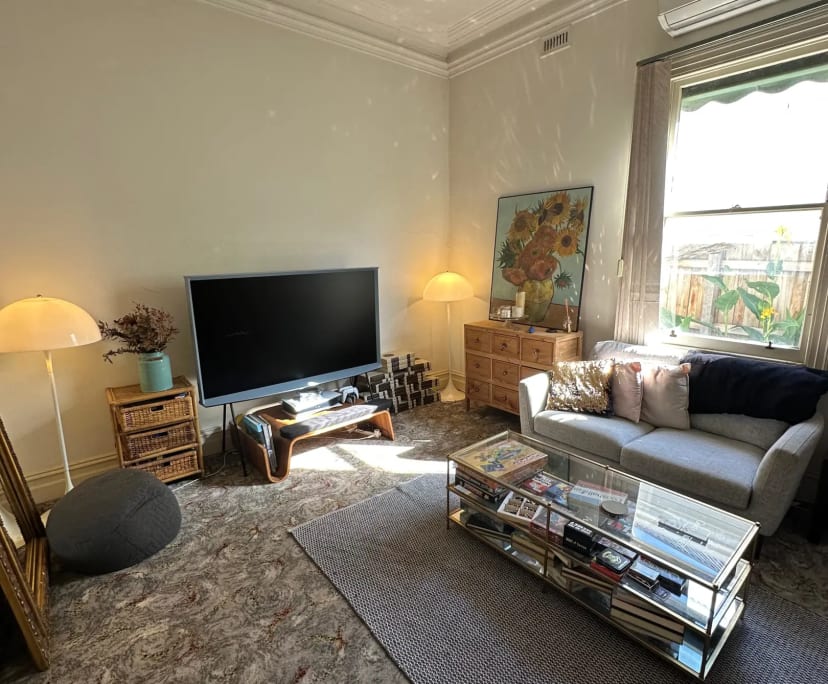 Room in a share house