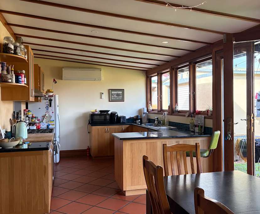 Room in a share house