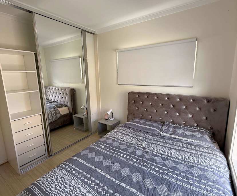 Furnished room in a flatshare