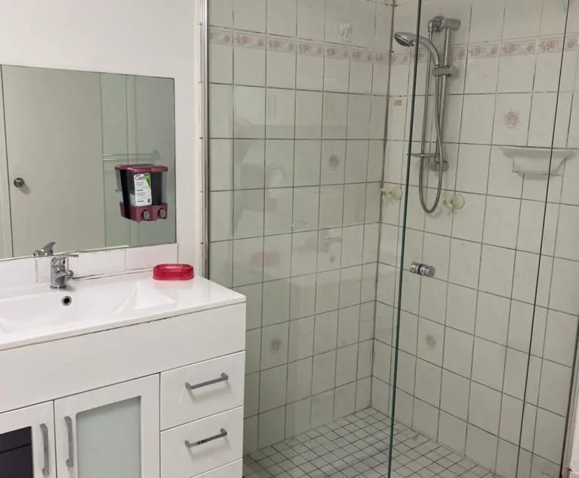 $320, Granny-flat, 2 bathrooms, Toongabbie NSW 2146