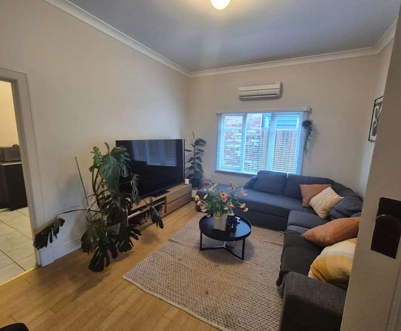 Whole property with 2 rooms for rent