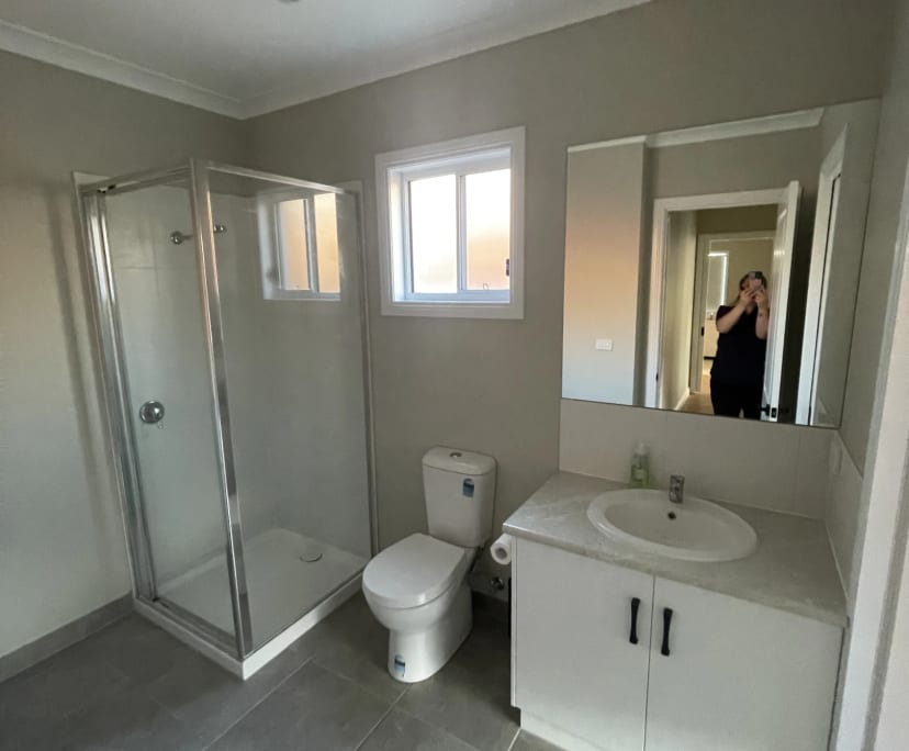 Room for Rent in Mildura, VIC 160, Unfurnished, O...
