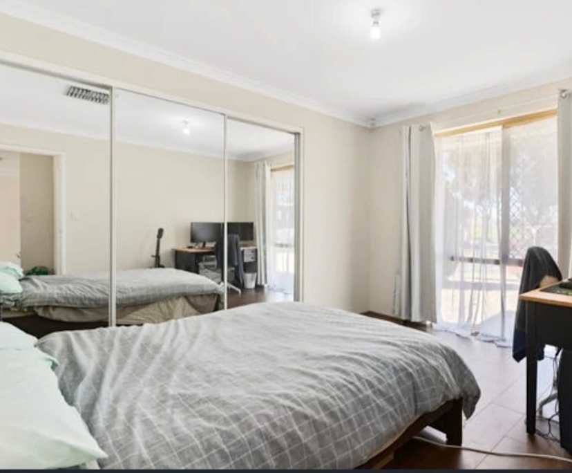 Unfurnished room in a share house