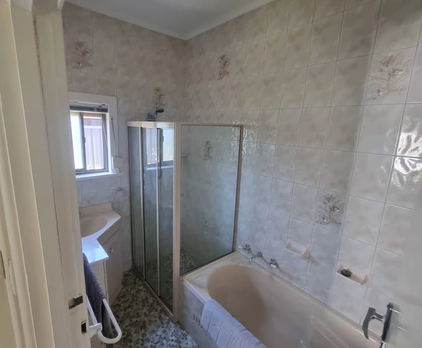 Room in a share house