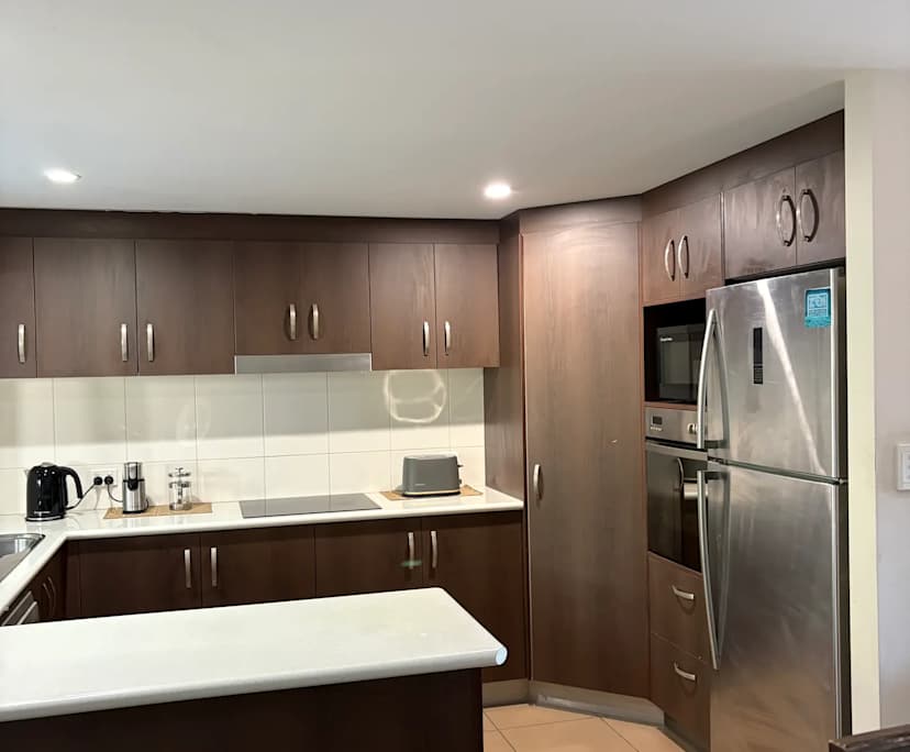 $350, Flatshare, 3 bathrooms, Cannonvale QLD 4802