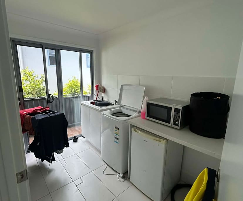 $300, Share-house, 3 bathrooms, Ocean Shores NSW 2483