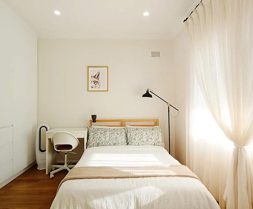 Furnished room in a share house