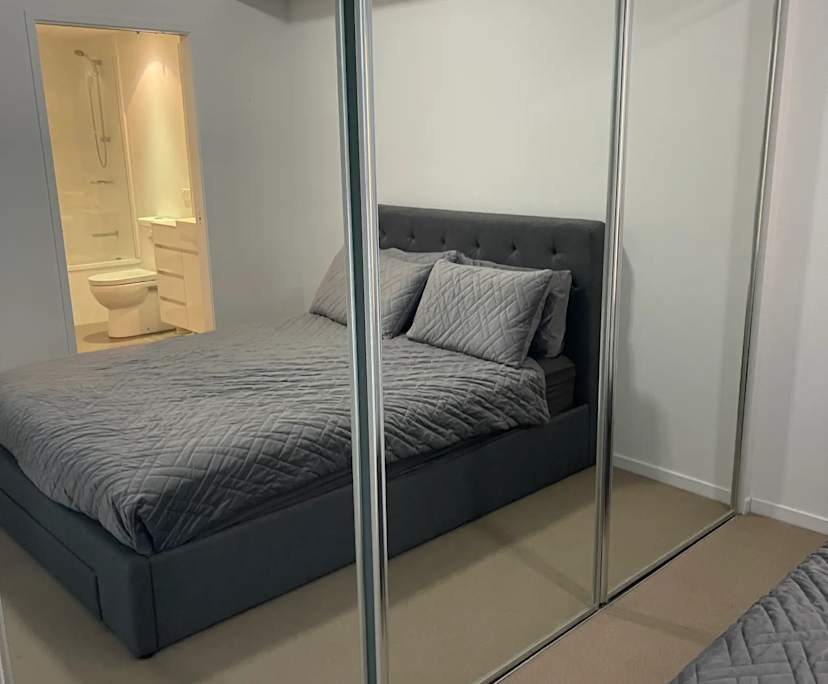 Furnished room with ensuite in a flatshare
