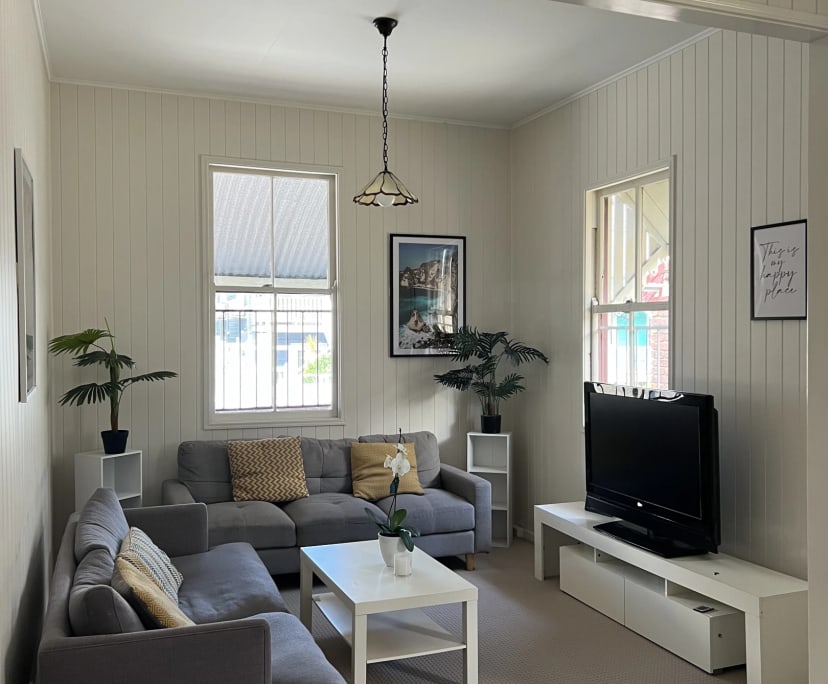 Room for Rent in Spring Hill, Brisbane 400, Furni...