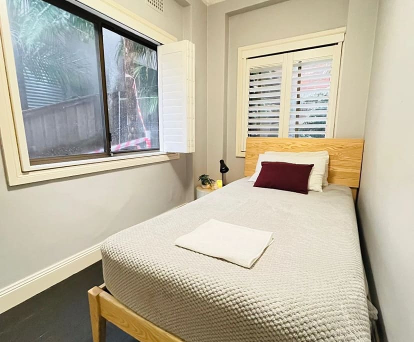 Furnished room in a flatshare