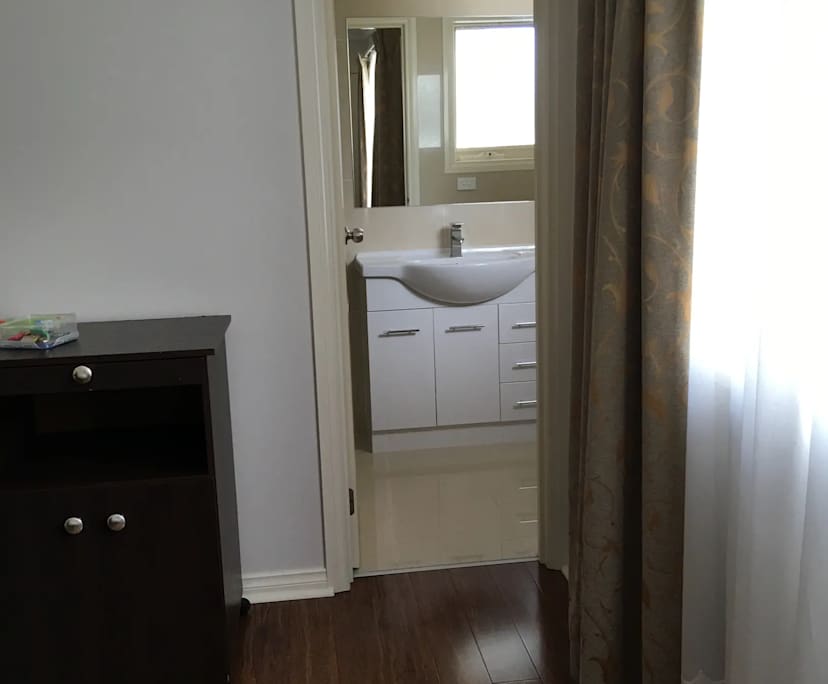 $345, Share-house, 6 bathrooms, Clayton VIC 3168