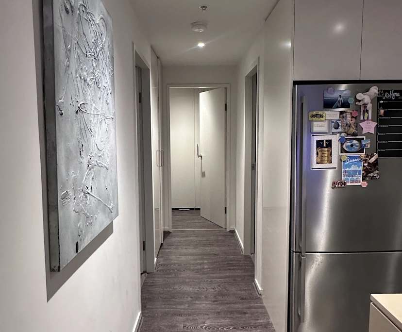 Furnished room with ensuite in a flatshare