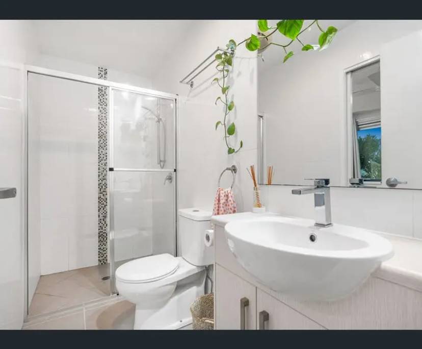 Whole property with 3 rooms for rent