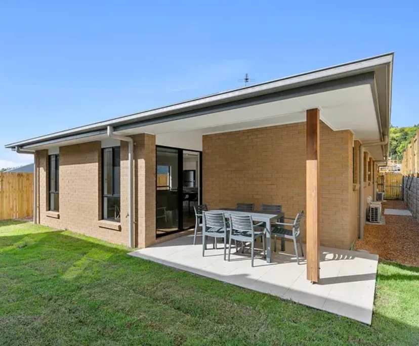 $310, Share-house, 3 bathrooms, Holmview QLD 4207