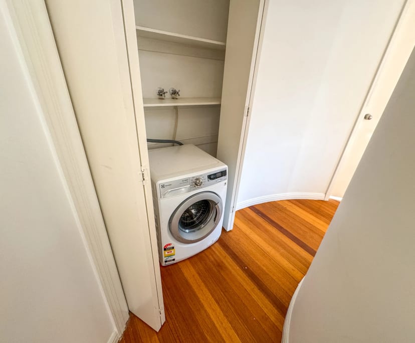 $1,150, Whole-property, 2 bathrooms, St Kilda VIC 3182