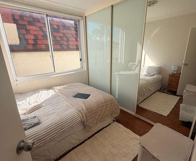 Furnished room in a flatshare