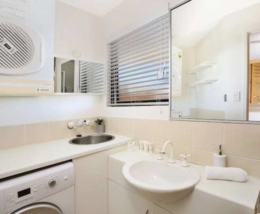 $450, Flatshare, 3 bathrooms, Mooloolaba QLD 4557