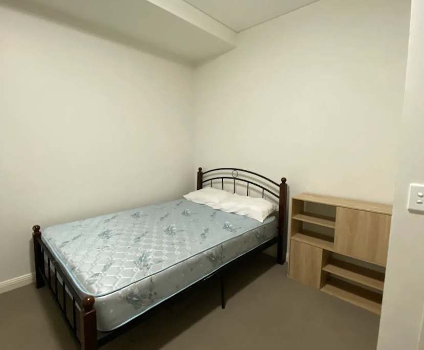 Unfurnished room in a flatshare