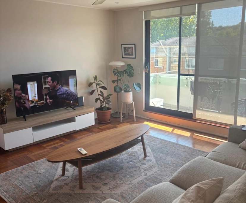 Furnished room in a flatshare