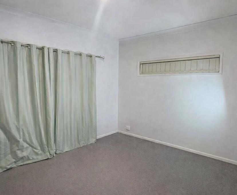Unfurnished room with own bathroom