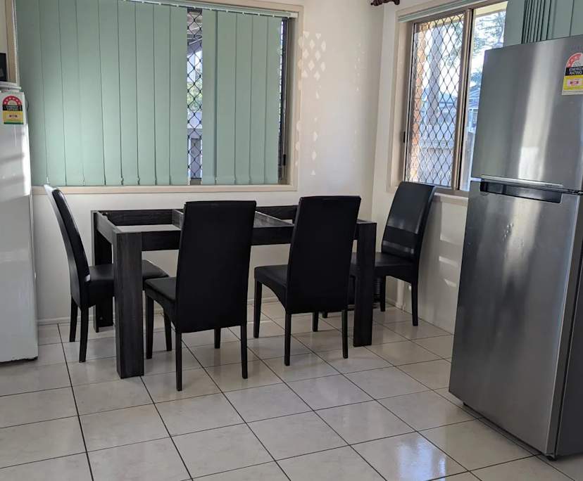 $240, Share-house, 3 bathrooms, Allenstown QLD 4700