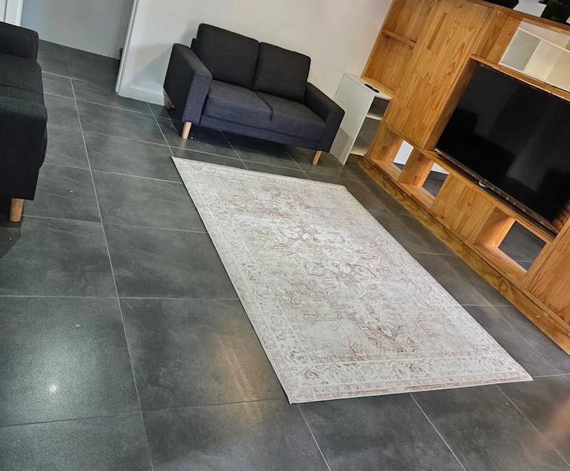 $320, Student-accommodation, 6 bathrooms, West End QLD 4101