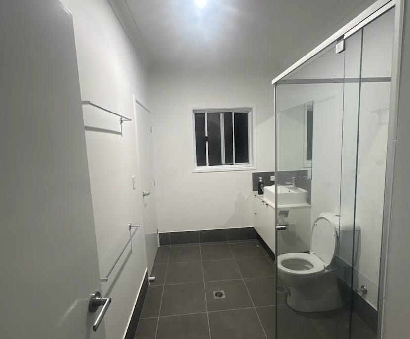 $300, Share-house, 3 bathrooms, Logan Reserve QLD 4133