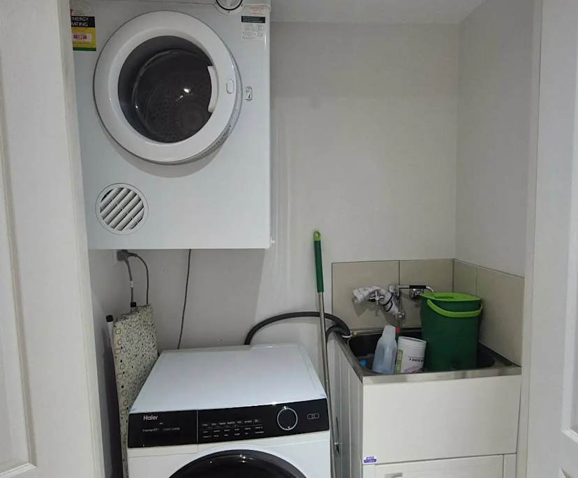 $300, Homestay, 3 bathrooms, Yorkeys Knob QLD 4878