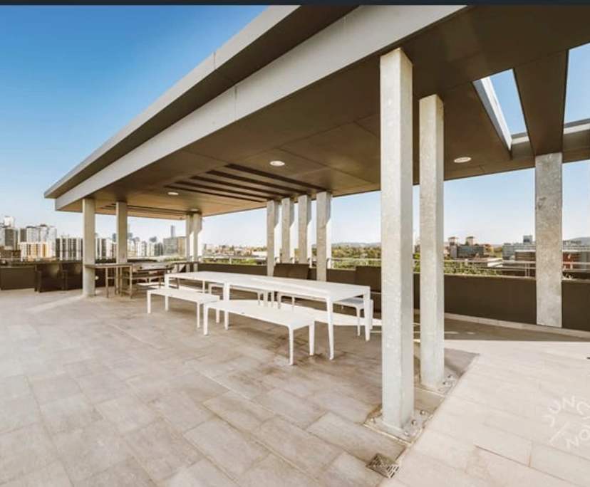 $500, Whole-property, 2 bathrooms, Bowen Hills QLD 4006