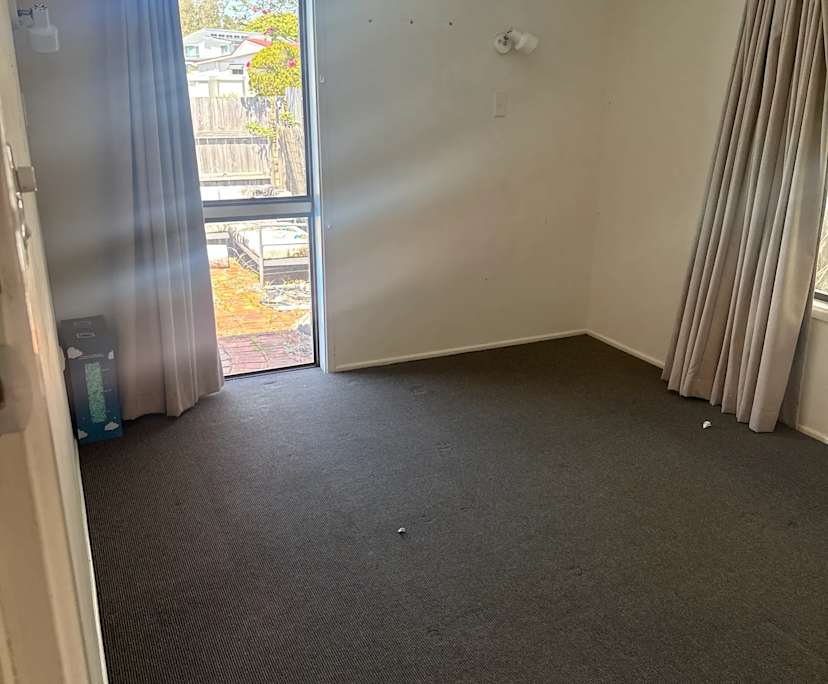 Unfurnished room in a share house
