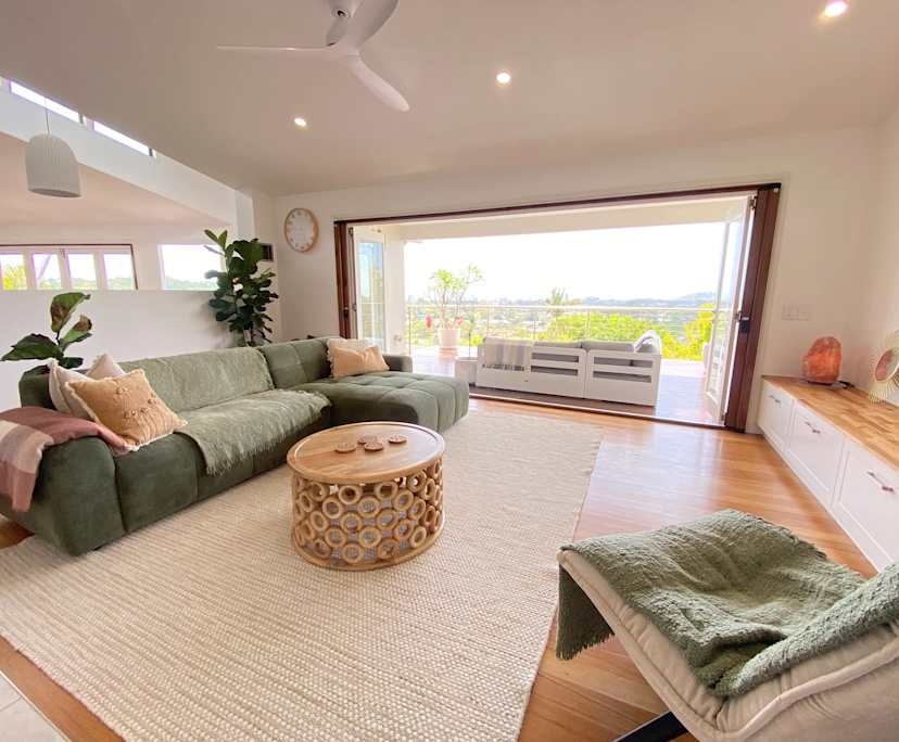 Unfurnished room with own bathroom