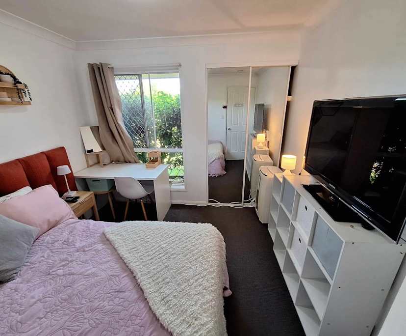 Room in a share house